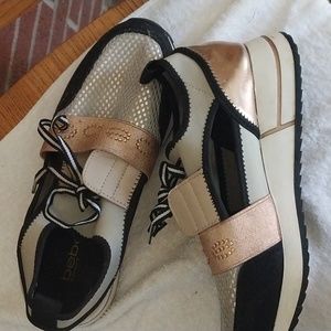 Bebe open side brienna rose gold sneakers